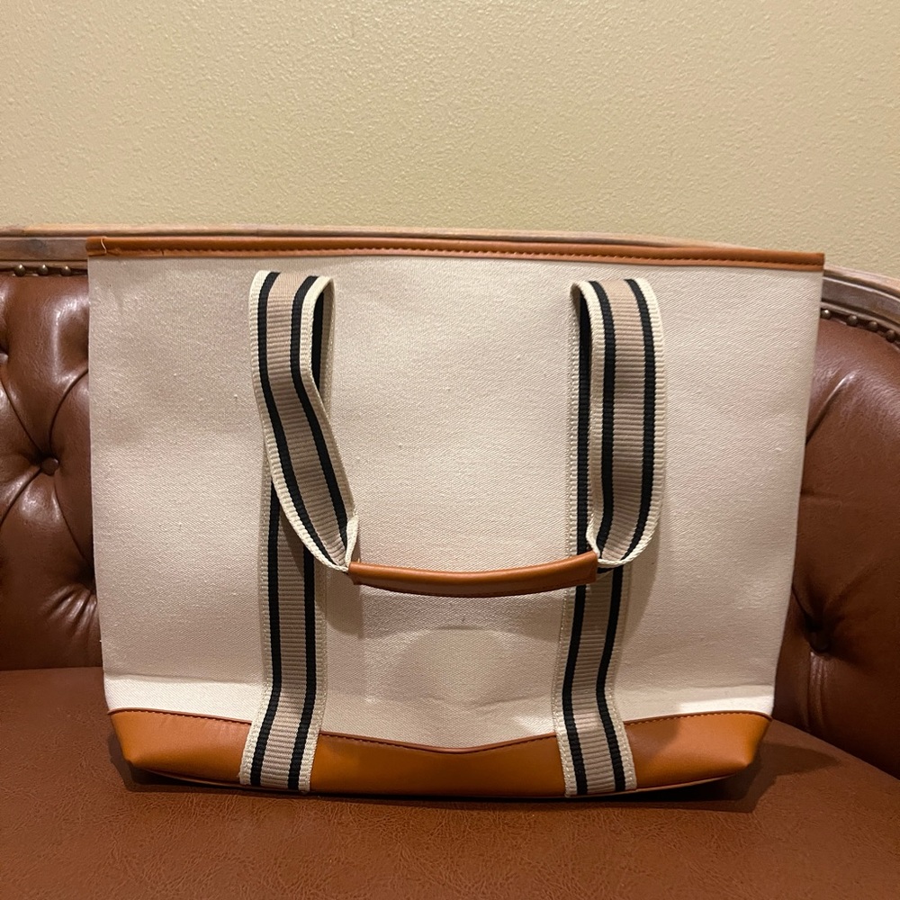 Black everyday tote bag